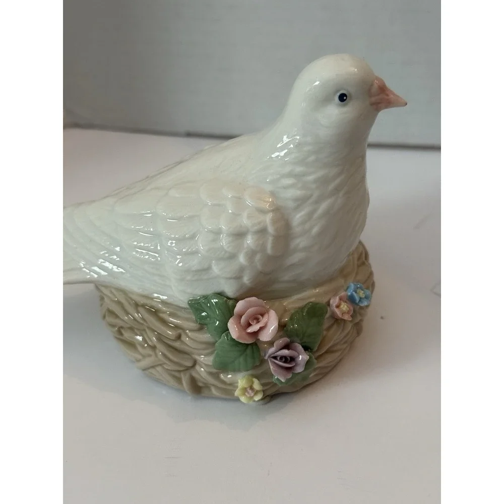 Vintage Heritage House Porcelain Bird Music Box Floral Grandma Cottage Core